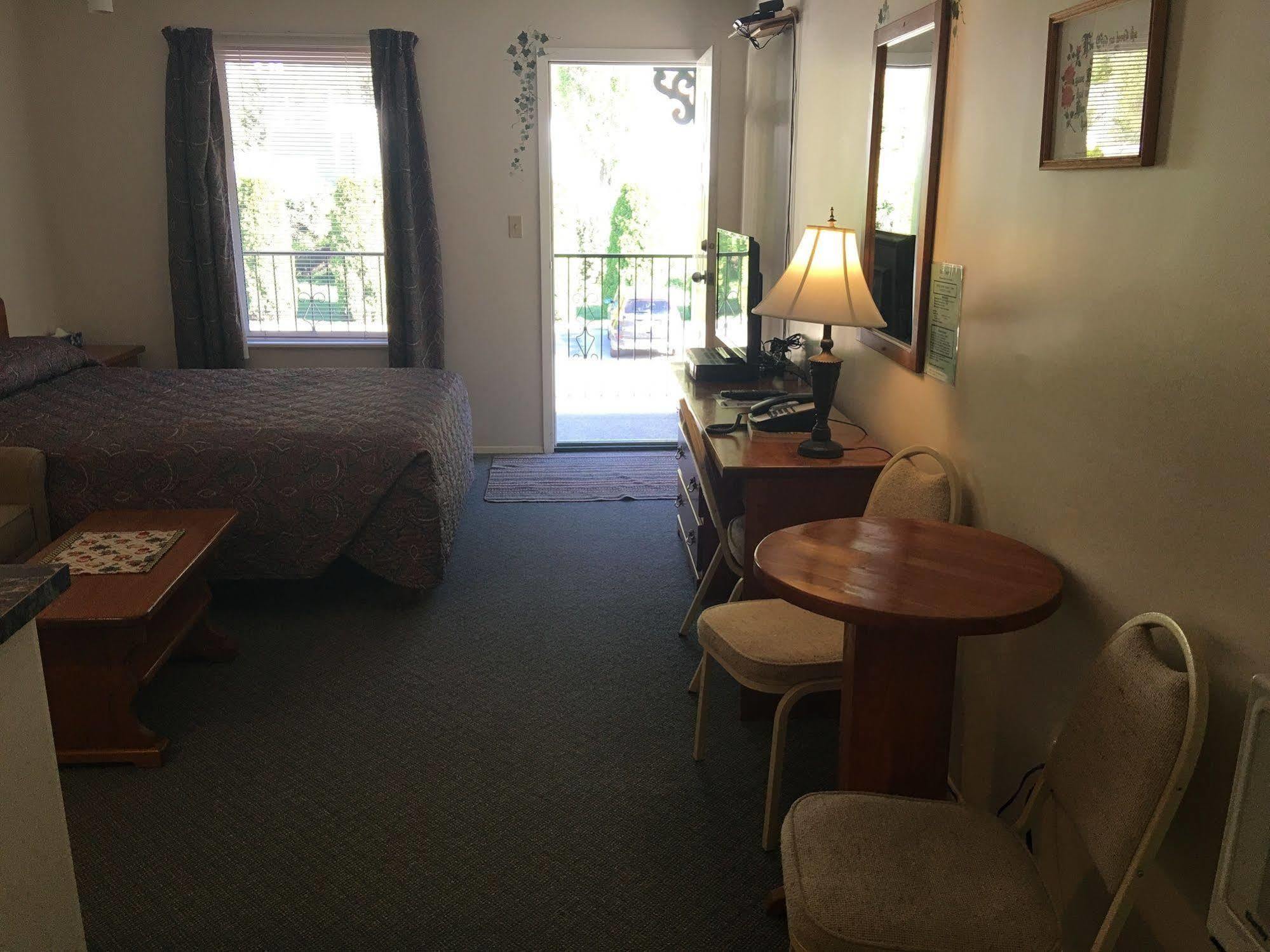 Chase Country Inn Luaran gambar